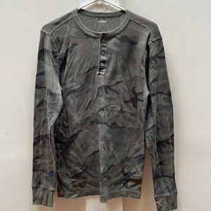 Old Navy camo waffle knit long sleeve womens shirt size medium